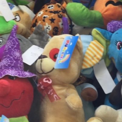 #Muñelocos es la cuenta de aficionados a la cacería de #MuñecosDePeluche en la maquina de la #Garra #AtrapaPeluches