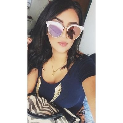 Soy una mujer libre y sin miedos, #Salvadoreña
Amante de las pupusas de arroz 😍😘 #Abogada 💅🤓
¡No busco más que liberar mi strees! 😗😘