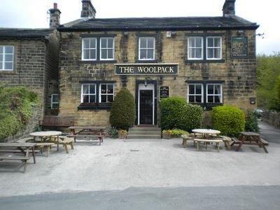 QueenVi89921301's profile picture. Converted from Eastenders to Emmerdale cause it's the top soap and Aaron Dingles a sxc lad innit 👌