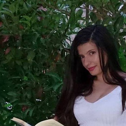 This is me...An Actress. A grateful happy girl, who's in love with her work and life. 💖Join me .....
& listen to my music choises.