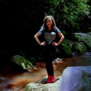 A pretty woman is not always smart, intelligent woman is always nice. Venezuela must believe, we must not lose faith, keep fighting