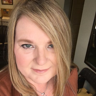 Adventurous, fun loving hippie chick, animal rescuer, and lover of all things vintage. Hiking, biking and fitness. 1stPhorm