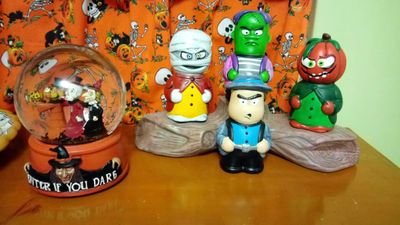 Negocio artesanal realizados a mano, ofrecemos todo tipo de recuerdos para eventos como graduaciones, bautizos, día de muertos, navidad, halloween, etc.