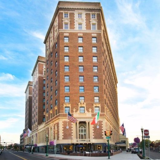 Originally opened in 1924 as the Hotel Syracuse, our beautiful Marriott hotel has preserved the grandeur and opulence of this famed hotel with a modern twist.