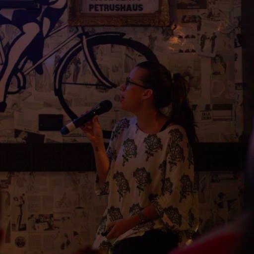 LucianaSlzr's profile picture. Mamá de una pequeña reina tirana. Handywoman oficial de todas mis amigas.
Publicidad Digital (intentando no arruinar internet).