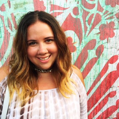 Passionate about florals & eating disorder advocacy ✨✉️ emily@costacreative.co