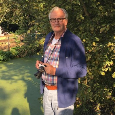 Directeur Influence Communications. Partner van Caty, vader van Pieter-Bas en Diederik.