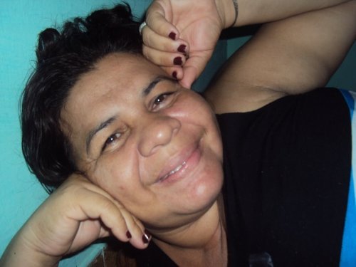 mulher que gosta do roupa nova