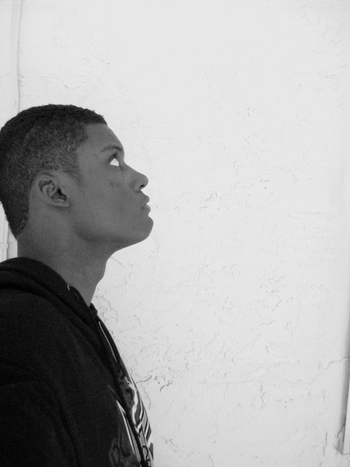 I was born and raised in South Florida and I love to blog, play video games, play basketball, draw pictures and meet new people.