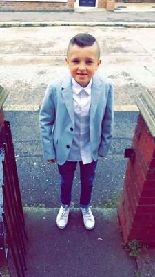 My names owen i like football and im a chelsea supporter im up for what ever you throw at me my best mates are
marcus luca katie rebbeca