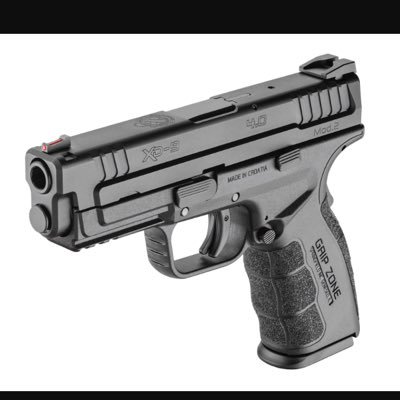 Deucebrwn's profile picture. Works at nissan