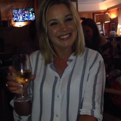 AgnesKealyMua's profile picture. mammy and wifey with a love for fashion and make up.