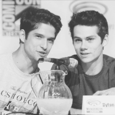 DeadPoolTWRPG's profile picture. Inscriptions : On / Jeu : OFF / DC : Acceptés / Filles : 11 / Garçons : 12 / perso pris dans les j'aime / Gossip : @gossiprpgteenw / Ouvert le : 29/10/16