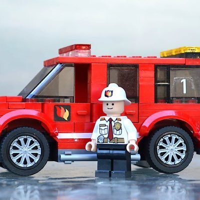 Designer of original, realistic fire and rescue MOCs built using Lego bricks. Featured 8x on @BrothersBrick. Not affiliated with The Lego Group. @stevenasbury
