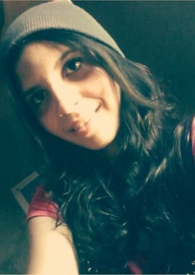 gabizinhareis's profile picture. Sou contente, com o que me emociona. E chorona com o que me desmonta