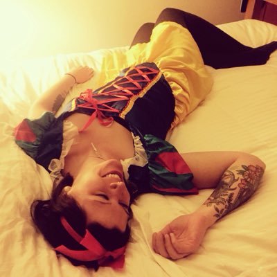 pnw_snow_white's profile picture. ❄️❄️❄️