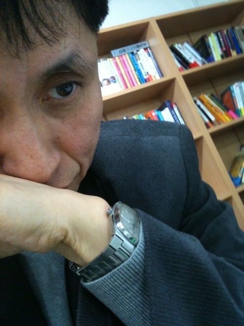 Tony_Jo's profile picture. #self_intro 책, 출판, 컨텐츠 기획, 아이폰, 앱개발, LBS, AR, GB, TED, DSLR, MTB, 발키리룬, 아무 것도 하지 않을 자유, 귀촌, 운남 여행