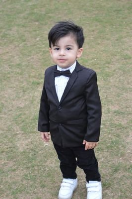 سیفاتی ئەو دوانەم بە دڵە,, شووشە و ئاگر ,,
شووشە⌛ کاتێ دەیشکێنی دەست دەبرێ
ئاگریش🔥 یاری پێ بکەی دەتسوتێنی