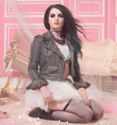 paigecmre2's profile picture. the ring is my house.