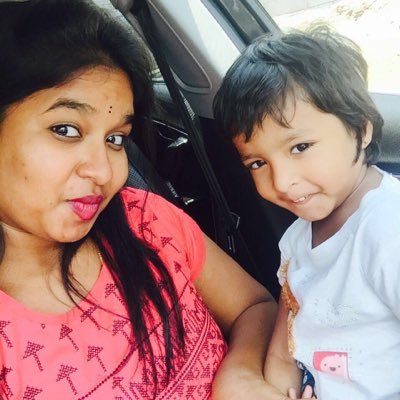 Sravee06's profile picture. 