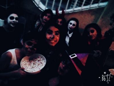 Me gusta bailar y mi cantante favorito es Abraham Mateo y también quiero entrar a una academia de baile y mis cantantes favoritos son:ABRAHAM MATEO,ADEXE Y NAU,