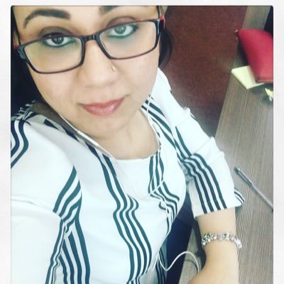 Lawyer, book worm, aspiring chef, foodie, lover of any and all travel, nomad
