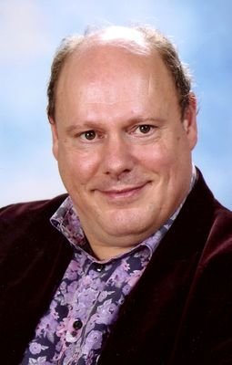 classicus - vertaler - biograaf van Willem W. Waterman - buitengewoon honorair lid van het Bob Evers Genootschap - prettig (?) gestoord