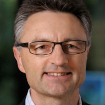 #CustomerManagement #ExpertConsultant | Co-Create & Transform #CustomerStrategy #CRM #CXM #DataScience #Growth | ex @UBS ex @Swisscom | ♡ #Nature #Golf #Hiking
