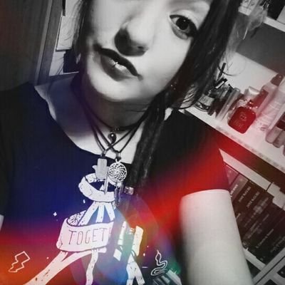 nuriasomeday's profile picture. 