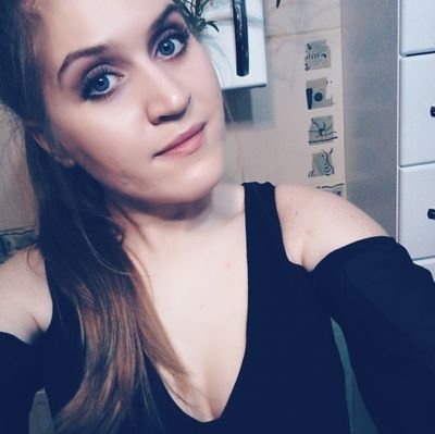 k_szwaracka's profile picture. Studiuję architekturę, w między czasie próbuję swoich sił w prozie. Jestem uzależniona od nocnego czytania, oglądania seriali i flmów, no i słucham muzyki 24/7.