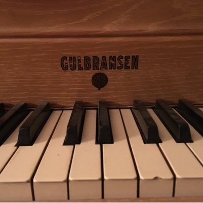 MusicWithMissL's profile picture. I hope to inspire the love of music in children through singing, dancing, rhythms, instruments, movement, improvisation, and children’s literature integration.