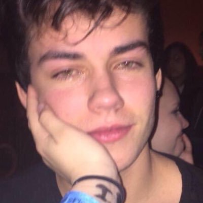 TE DEI UM FOLLOW GRÁTIS VC PODERIA DAR RT NO LINK FIXADO PF? *SEM CONTAS SALVAS*// FREE FOLLOW CAN U PLS RT THE LINK BELOW? *NO SAVED ACCS PLS*