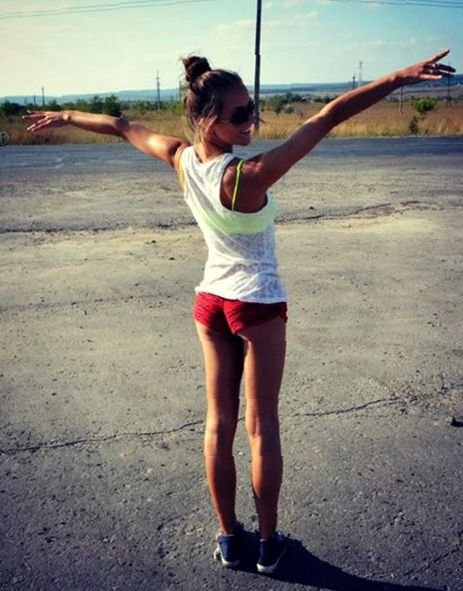 selenaslegstho's profile picture. this is just an account I'm using in case of tweet limit. Free follow, but follow my original acc: @SlowwDownSelena