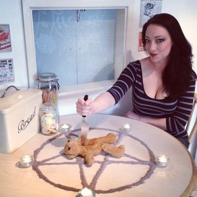 AmeliaTyler Twitter Profile Image