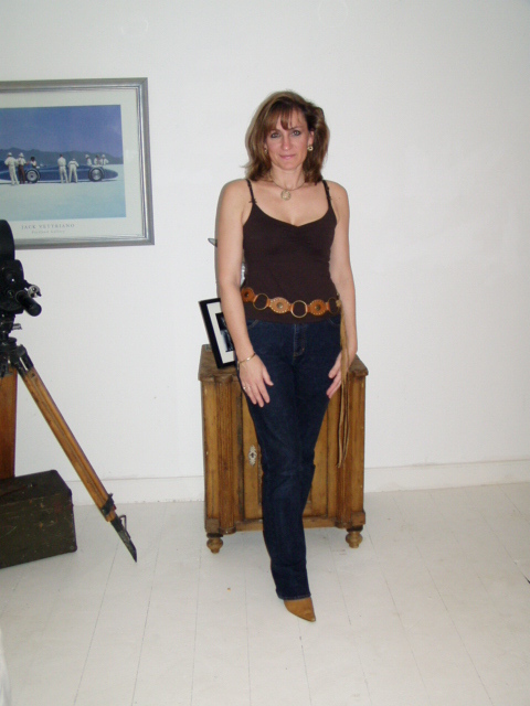 Divorced. Interests Incl:military history, country music, Elvis, Rock n Roll and Rockabilly music and fashion, Sugar craft, cooking, poetry, the great outdoors.