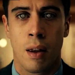 deltakray's profile picture. Periodista cultural y pintamonas. 
Che idea! Ma quale idea? Non vedi che lei non ci sta?