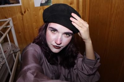 sylwiaholmes's profile picture. mamma otter