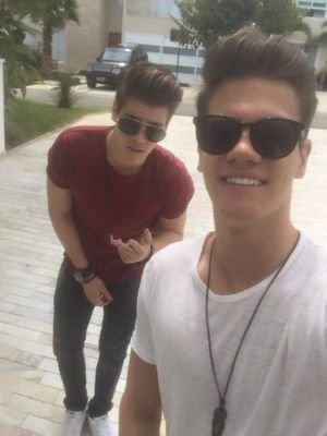 Sonho de conhecer os meninos mais gatos e maravilhosos da face da terra hahah, AMO AMO AMO MUITO MUITO VOCÊS 😍😍❤❤
Since: 30/09/2016
SEGUEM O FC MEUS AMORES
