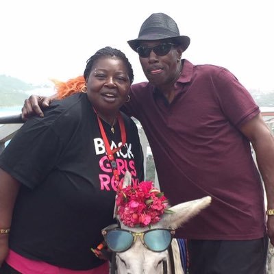 AwwHELLitsVELLE's profile picture. Welcome!! Enjoy!!