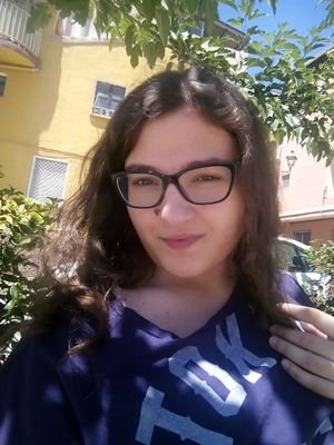 Blogger, 29 años , reseñadora, lectora compulsiva
Colaboraciones MD 
https://t.co/P4qjhysknR

Gestión de información y contenidos digitales UM