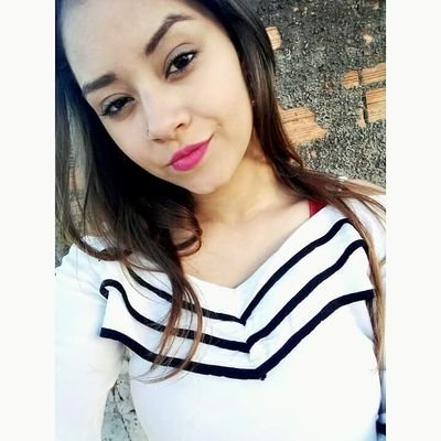 E de todos os sorrisos do mundo, ela considera o dela mais importante. E de todos amores, o próprio, o mais verdadeiro. 🌼💕☪