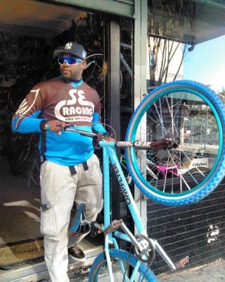 HollandLamont's profile picture. all about new york