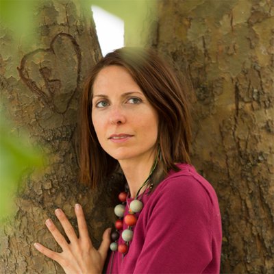 AteliersCharly's profile picture. Artiste plasticienne & facilitatrice en créativité J'accompagne les hypersensibles à se libérer au travers de leur créativité en mouvement #soulart #intuition