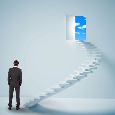 Sono nato a Firenze. Professore per molti anni, adesso volo per un nuovo progetto di vita: coach life and inspirational coach-speaker