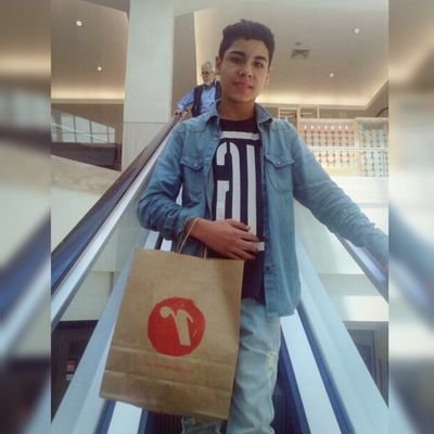 RafaelR01676264's profile picture. 👻rrodrigues956|1|
📷insta:macedohhgvh
status:A vida é feita de fases,e tens que saber pasalas...🍂