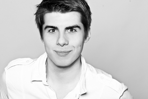 em_durand's profile picture. 