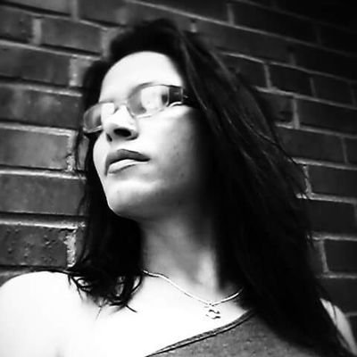 AmyArellano1983's profile picture. 