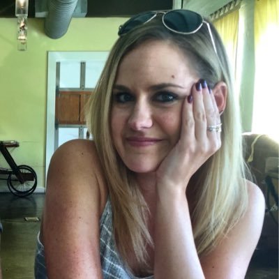 AngileeClaire's profile picture. I just wanna dance & f e e l g o o d.