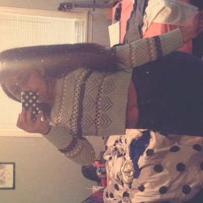 lilyana_lowe's profile picture. 