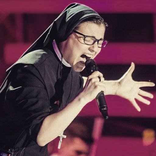 Sostenitori di Suor Cristina Scuccia! Segui #SuorCristina sul suo account ufficiale @SisterCristina